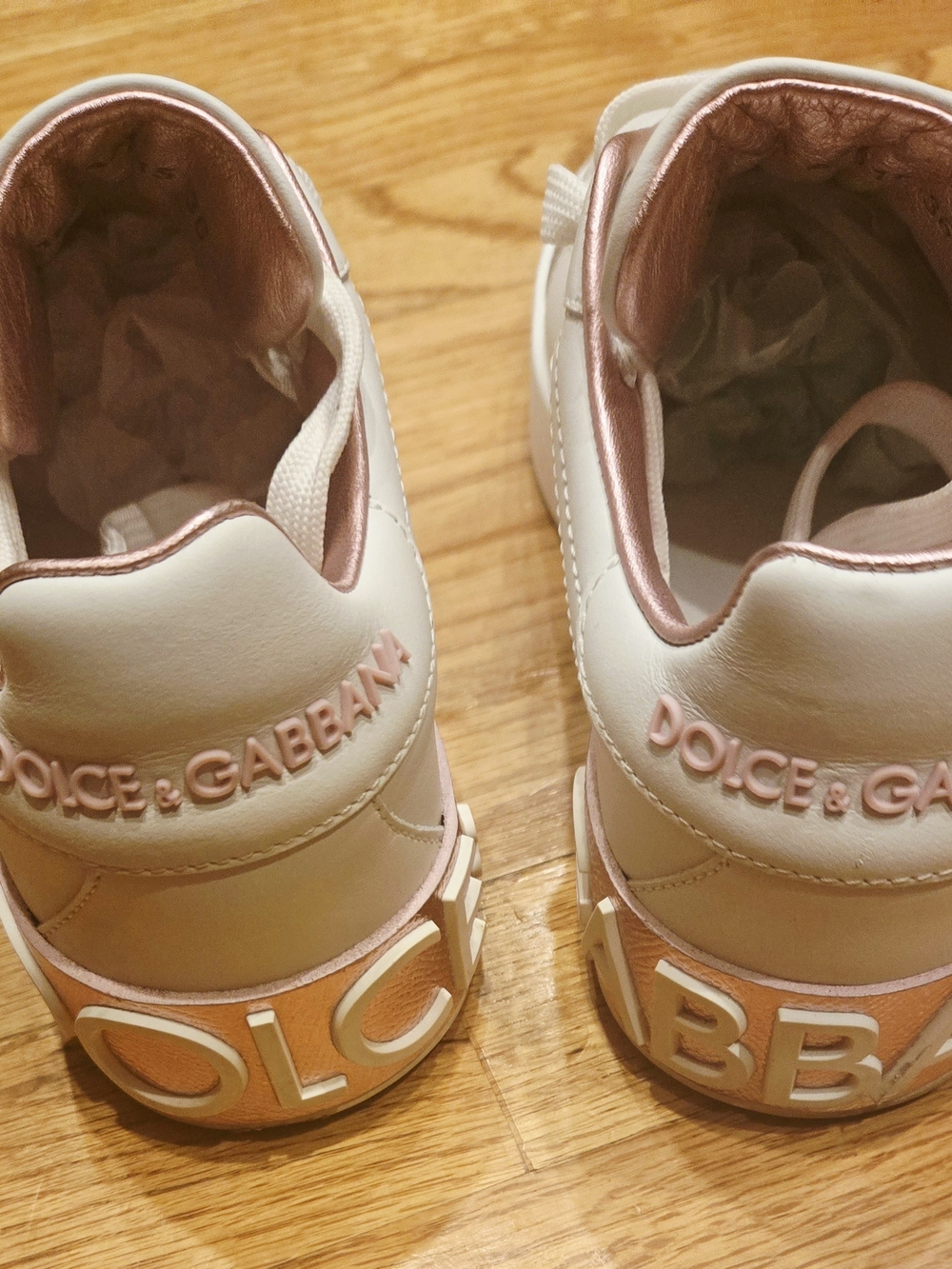 Authentic Dolce & Gabbana White Sneakers with Metallic Pink Accents - Picture 2 of 4